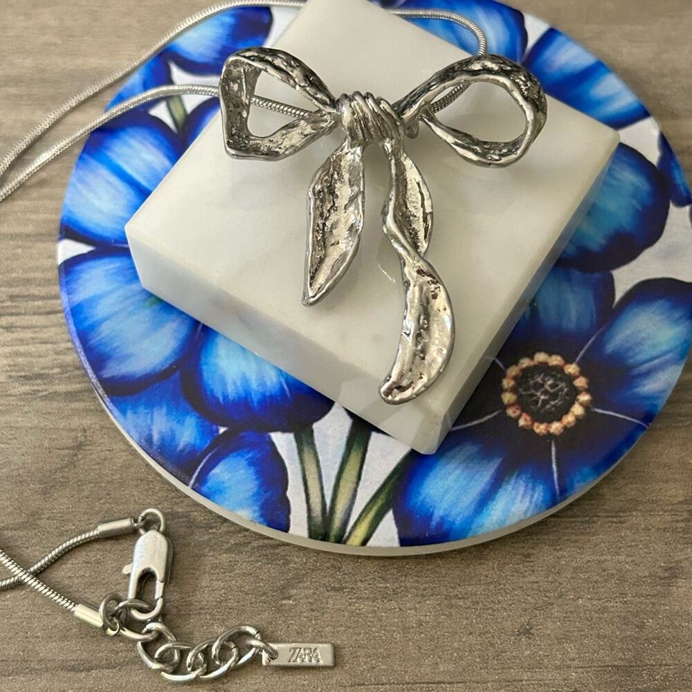 Zara Silver tone Bow Pendant Necklace #G018  16-17”